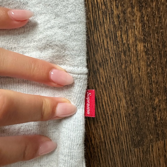 REAL Supreme Crewneck - Picture 4 of 5